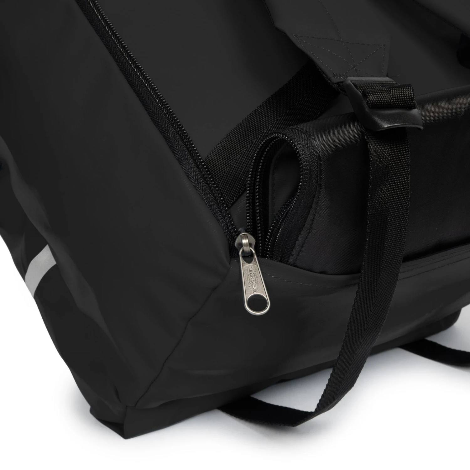 Eastpak Maclo Bike Compatible Bag Tarp Black 8 Eastpak Maclo Bike Compatible Bag Tarp Black – Bild 6