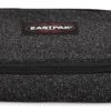 Eastpak Oval Single Spark Black 2 Eastpak Oval Single Spark Black -Eastpak EASTPAK Schlampermaeppchen Oval Single Spark Black 277388 1