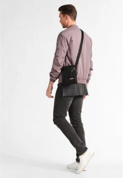 Eastpak AUTHENTIC FLEX (25 Cm) - Umhängetasche - Black -Eastpak db0b8fd4dd6c43f596fb9815214915d4